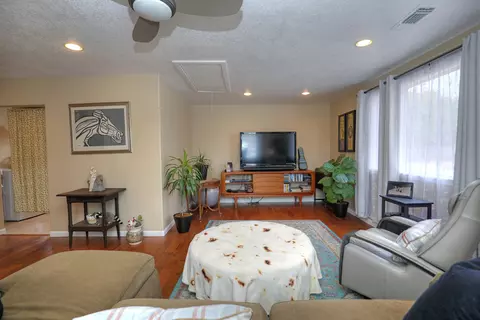 Living - 71 Warwick Pl, Goleta, CA 93117 photo 4 of 4