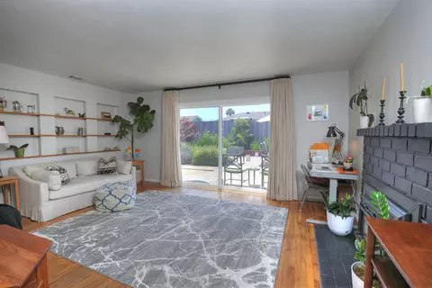 Living - 71 Warwick Pl, Goleta, CA 93117 photo 2 of 4