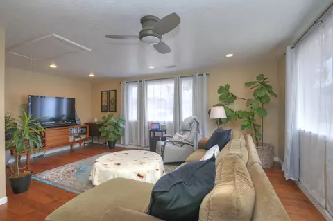 Living - 71 Warwick Pl, Goleta, CA 93117 photo 3 of 4