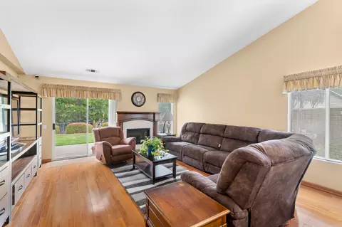 Living - 1312 Stonebrook Dr, Lompoc, CA 93436 photo 3 of 3