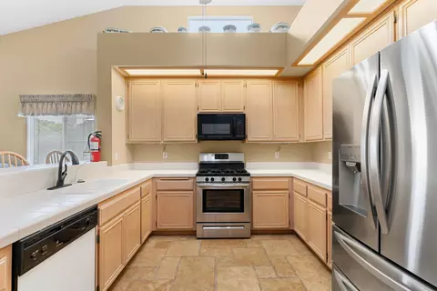 Kitchen - 1312 Stonebrook Dr, Lompoc, CA 93436 photo 2 of 3