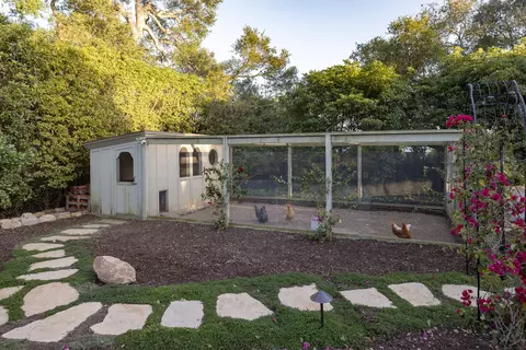 Exterior - 770 San Ysidro Ln, Montecito, CA 93108 photo 8 of 10