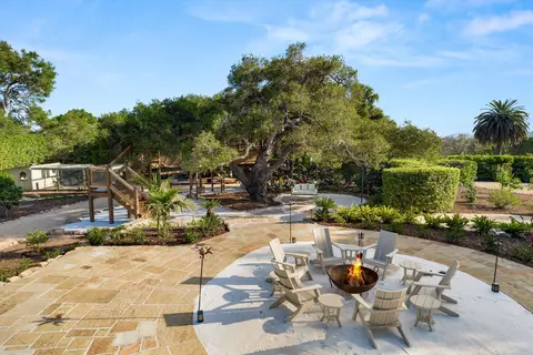 Exterior - 770 San Ysidro Ln, Montecito, CA 93108 photo 4 of 10
