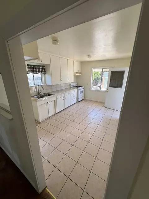 102 E Mcfarlane Dr, Ventura, CA 93001 photo 7