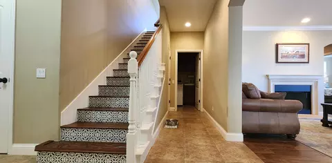Entry Way - 4024 Sagan Ct, Lompoc, CA 93436 photo 4 of 7