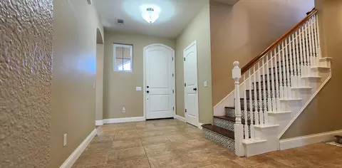 Entry Way - 4024 Sagan Ct, Lompoc, CA 93436 photo 2 of 7