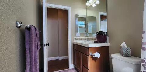 Bath - 4024 Sagan Ct, Lompoc, CA 93436 photo 2 of 6