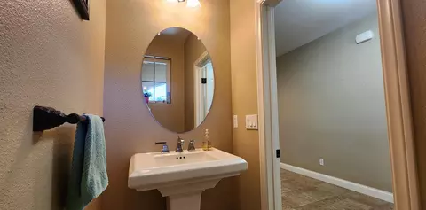 Entry Way - 4024 Sagan Ct, Lompoc, CA 93436 photo 3 of 7