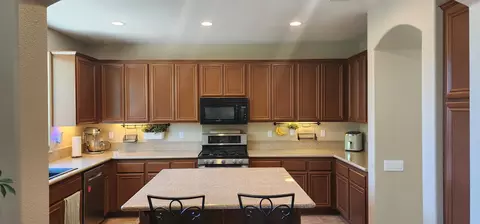 Kitchen - 4024 Sagan Ct, Lompoc, CA 93436 photo 2 of 2