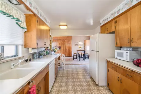 423 S D St, Lompoc, CA 93436 photo 9