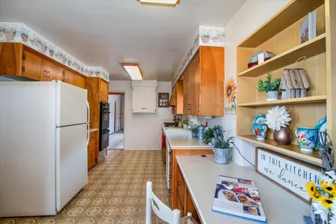 423 S D St, Lompoc, CA 93436 photo 11