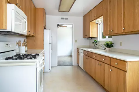 Kitchen - 6237 Momouth Ave, Goleta, CA 93117 photo 1 of 3