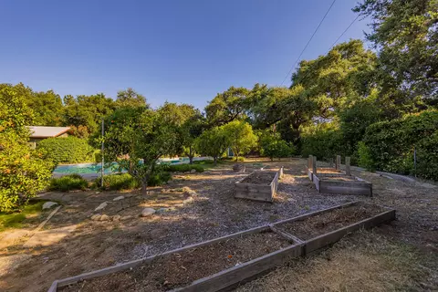Exterior - 217 Sierra Rd, Ojai, CA 93023 photo 18 of 21