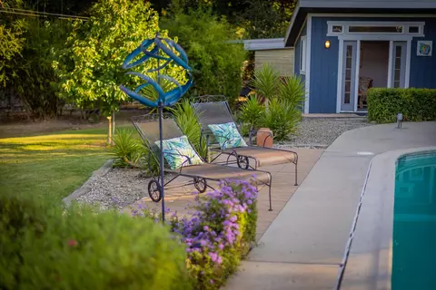 Exterior - 217 Sierra Rd, Ojai, CA 93023 photo 11 of 21