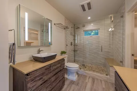 Bath - 217 Sierra Rd, Ojai, CA 93023 photo 3 of 4