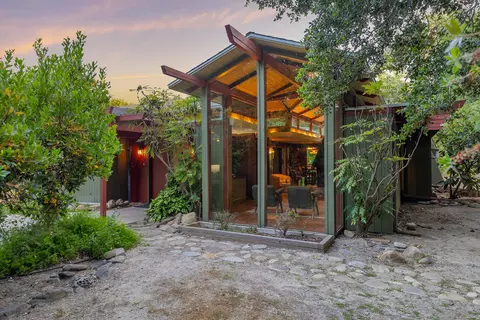 Exterior - 217 Sierra Rd, Ojai, CA 93023 photo 3 of 21