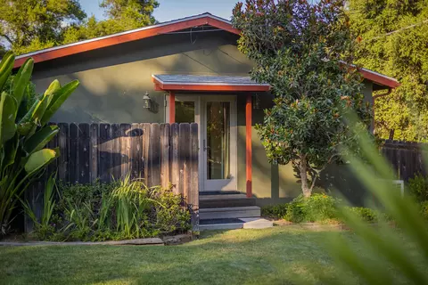 Exterior - 217 Sierra Rd, Ojai, CA 93023 photo 19 of 21