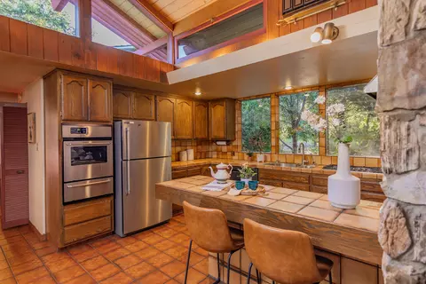 Kitchen - 217 Sierra Rd, Ojai, CA 93023 photo 2 of 4