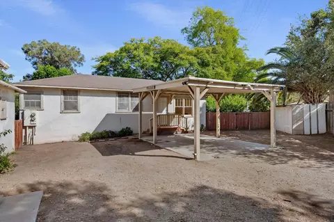 1322 E Yanonali St, Santa Barbara, CA 93103