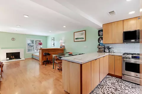 499 Cannon Green Dr #D, Goleta, CA 93117
