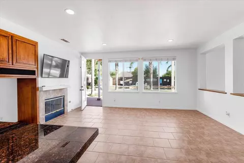 Living - 312 Alamo, Lompoc, CA 93436 photo 2 of 6