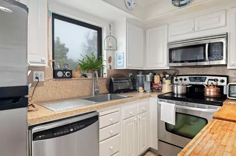Kitchen - 3375 Foothill Rd #634, Carpinteria, CA 93013 photo 1 of 2