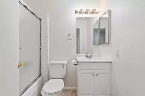 Bath - 5985 Hickory St #2, Carpinteria, CA 93013 photo 1 of 2