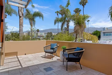 Exterior - 4815 Sandyland Rd #A, Carpinteria, CA 93013 photo 2 of 3