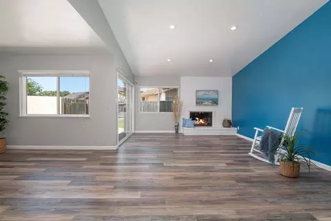 Living - 4476 Falcon Dr, Lompoc, CA 93436 photo 2 of 7