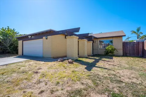 1026 Frank Ln, Santa Maria, CA 93458