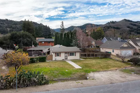 580 Shaw St, Los Alamos, CA 93440
