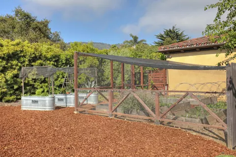 Exterior - 176 Ocean View Ave, Carpinteria, CA 93013 photo 8 of 8