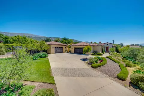 Exterior - 176 Ocean View Ave, Carpinteria, CA 93013 photo 4 of 8