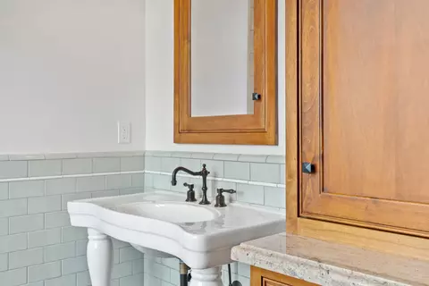 Bath - 176 Ocean View Ave, Carpinteria, CA 93013 photo 6 of 8