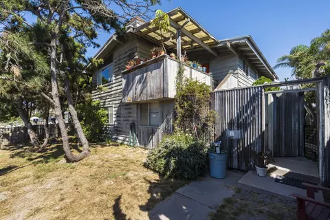 6766 Del Playa Dr, Isla Vista, CA 93117
