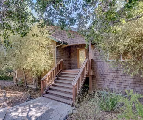 1086 Hillcrest Dr, Cambria, CA 93428