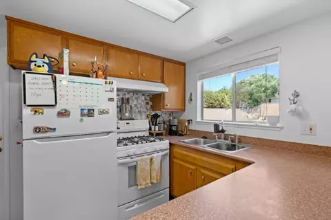 228 Barrington Pl, Lompoc, CA 93436 photo 9