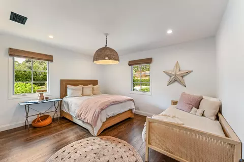 Bedroom - 1595 Miramar Ln, Montecito, CA 93108 photo 2 of 3