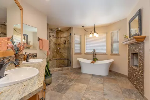 Bath - 1875 Ringsted Dr, Solvang, CA 93463 photo 2 of 4