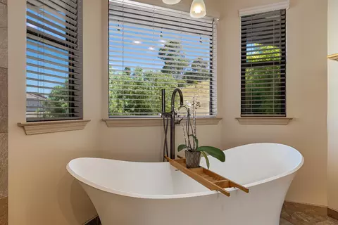 Bath - 1875 Ringsted Dr, Solvang, CA 93463 photo 3 of 4
