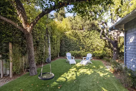 Exterior - 409 E Valerio St, Santa Barbara, CA 93101 photo 9 of 14