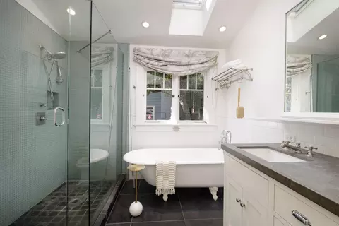 Bath - 409 E Valerio St, Santa Barbara, CA 93101 photo 1 of 3