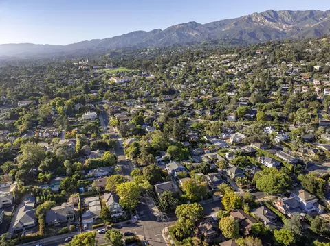 View/Area - 409 E Valerio St, Santa Barbara, CA 93101 photo 2 of 4