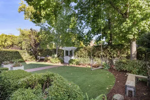 Exterior - 409 E Valerio St, Santa Barbara, CA 93101 photo 5 of 14