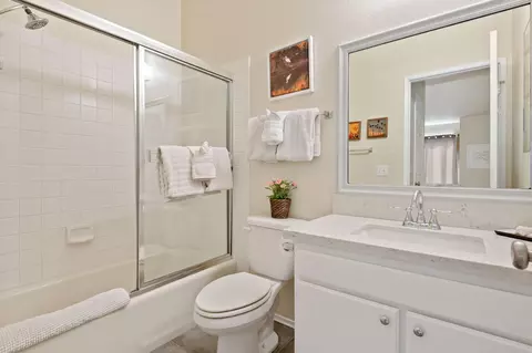 Bath - 4525 Carpinteria Ave #A, Carpinteria, CA 93013 photo 3 of 3