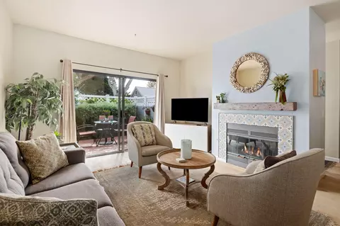 Living - 4525 Carpinteria Ave #A, Carpinteria, CA 93013 photo 2 of 3