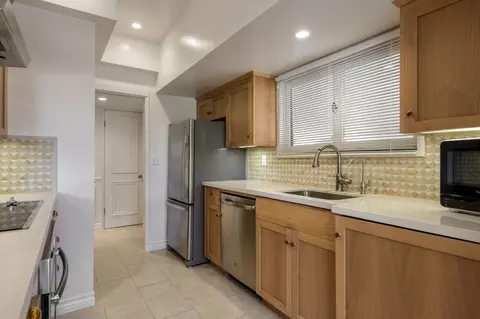 Kitchen - 1362 Plaza Pacifica, Montecito, CA 93108 photo 2 of 2