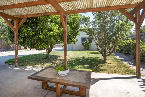 Exterior - 628 N 5th St, Lompoc, CA 93436 photo 6 of 7