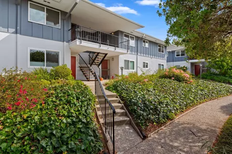 3639 San Remo Dr #16, Santa Barbara, CA 93105