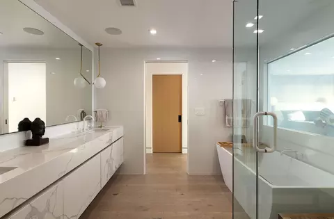 Bath - 703 Mandalay Beach Rd, Oxnard, CA 93035 photo 1 of 2